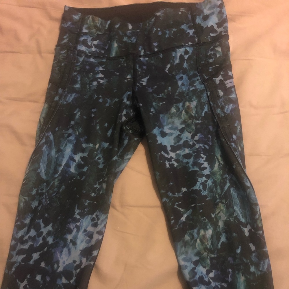 Lululemon crops